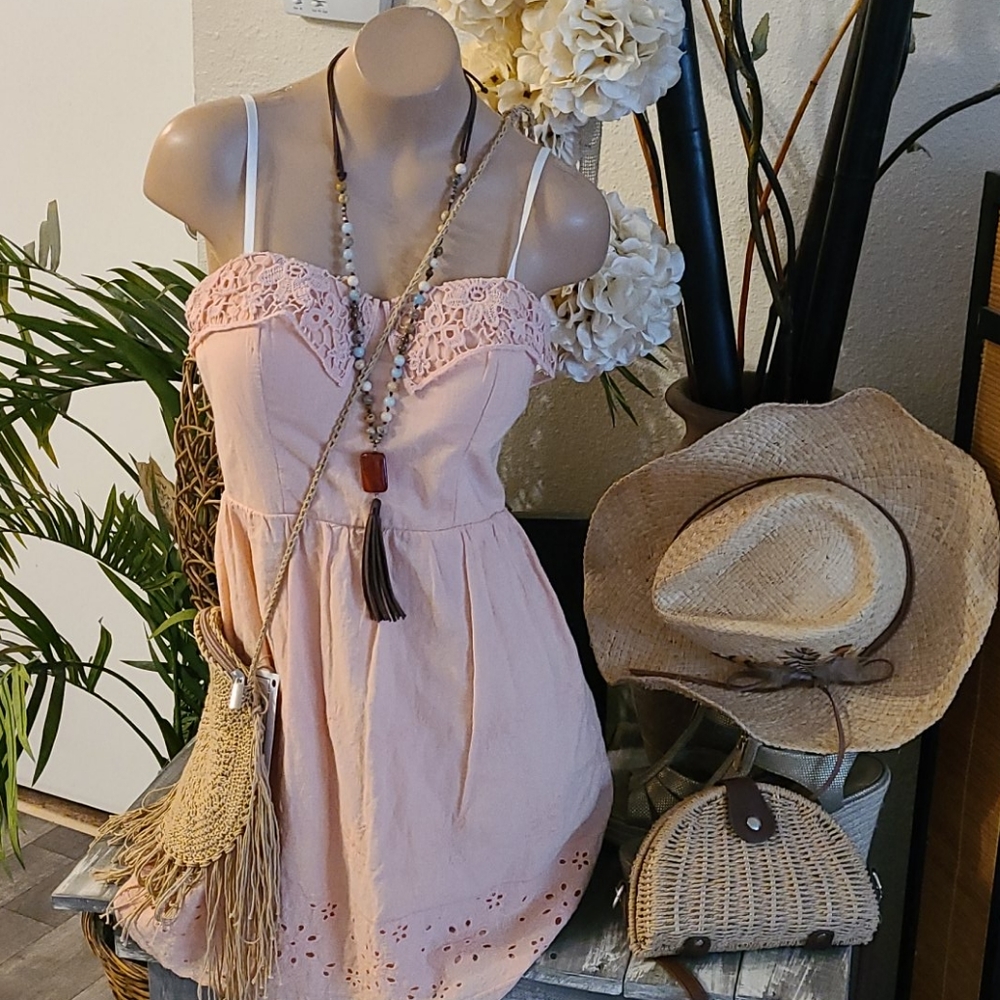 SALE PEACH EMBROIDERED MINI FLOWER LACE DRESS - Picture 11 of 16